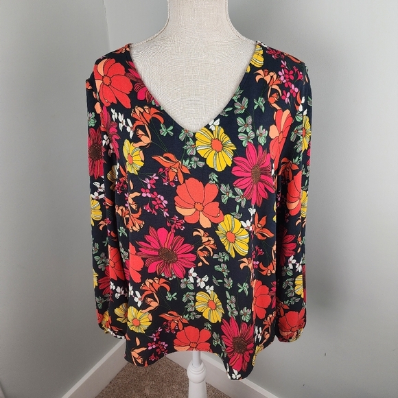 Michelle Mcdowell Tops - Michelle McDowell Jamie Vintage Petals Floral V Neck NWT Top Size Medium
